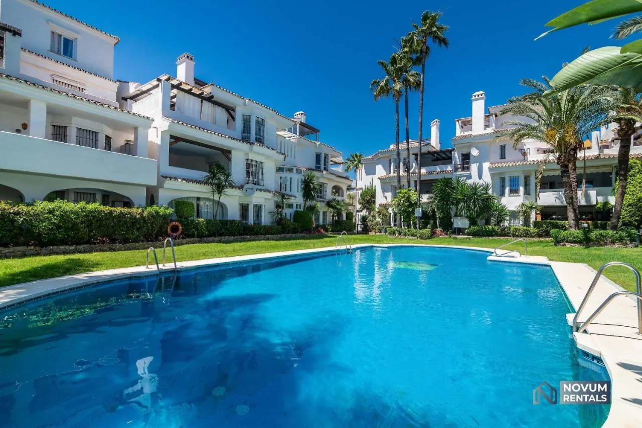 Top Renovated Penthouse In Los Naranjos Marbella Apartment